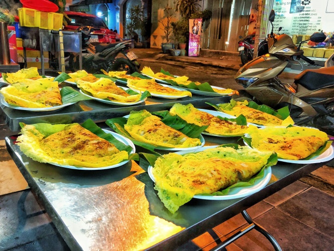 Bánh xèo miền Tây ngon ở Sài Gòn